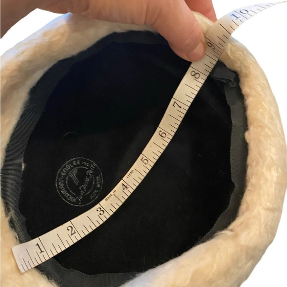 vintage black wool and white faux fur trim pill box hat - Picture 3 of 5
